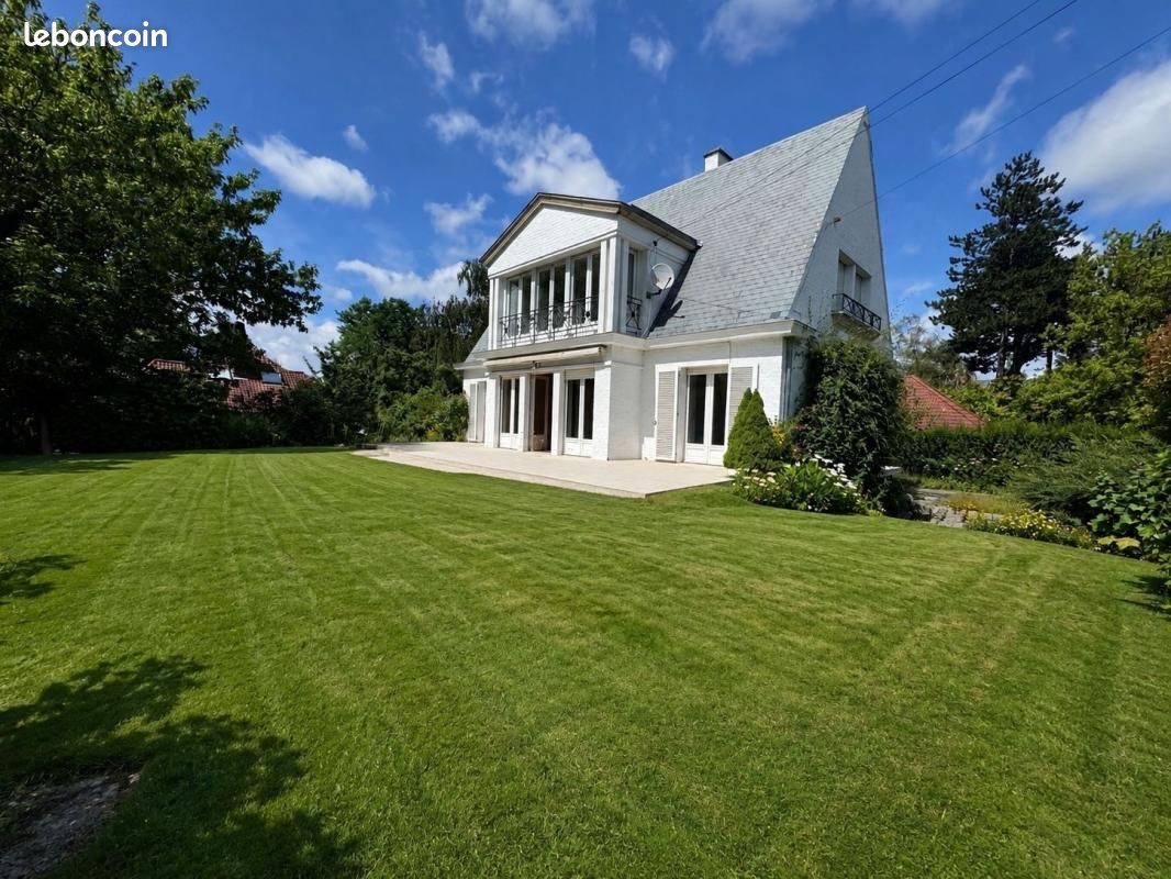 Maison 4 pièces 137 m² · à Croix · 137 m² · 630 000 €