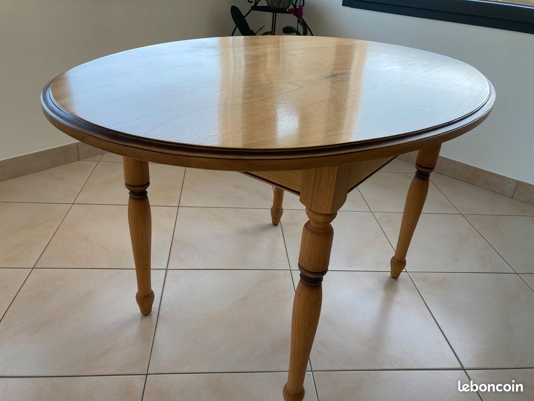 Table ovale (image 1)