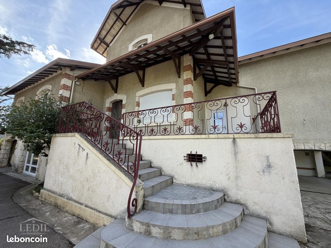 Maison 6 pièces 230 m² · à Condom · 230 m² · 220 000 €