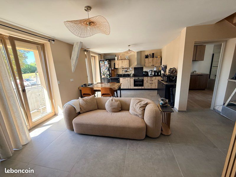 Appartement 3 pièces 62 m² · à Sonnaz · 61,7 m² · 285 000 €