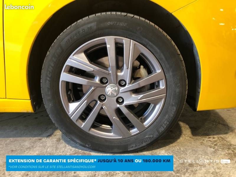 Peugeot 208 PureTech 100 S&S EAT8 Style (image 11)