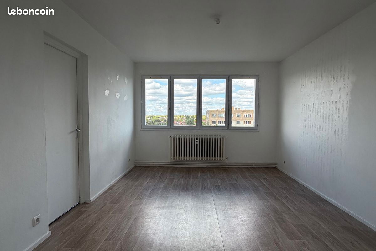 Appartement 4 pièces 74 m² · à Loos · 74 m² · 104 000 €