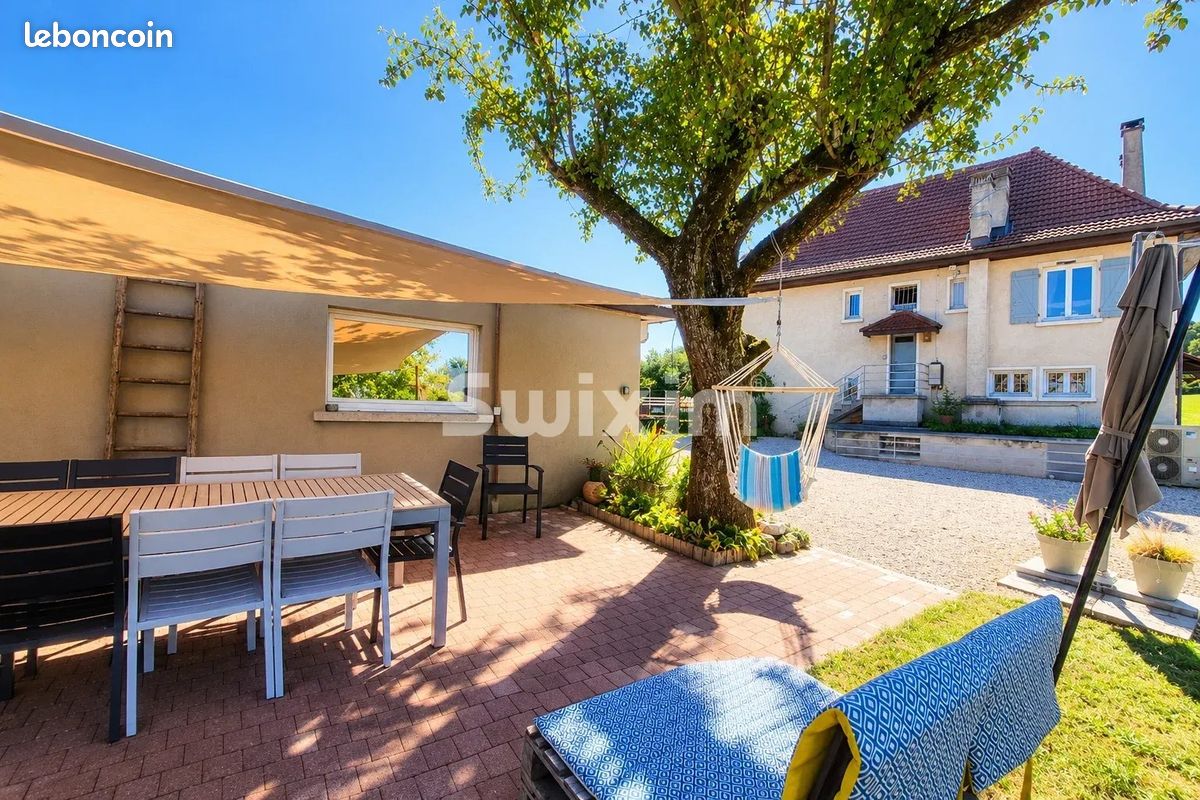 Maison 4 pièces 94 m² · à Mésigny · 94 m² · 460 000 €