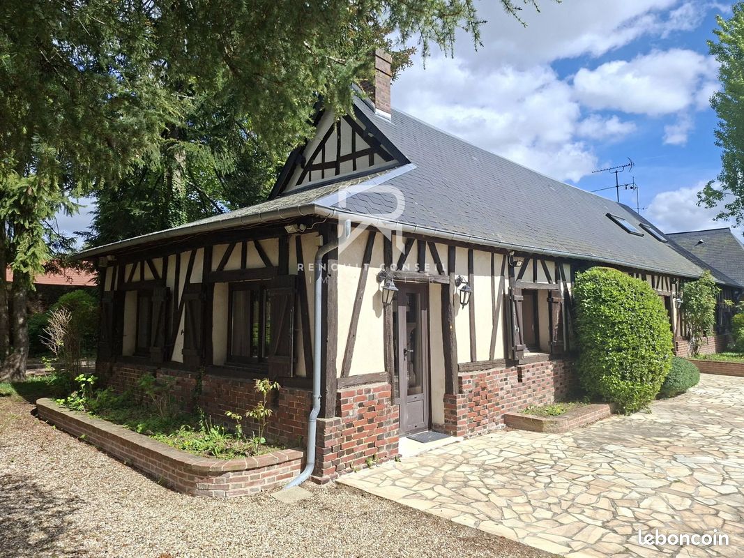 Maison 5 pièces 147 m² · à Beaumont-le-Roger · 147 m² · 271 700 €
