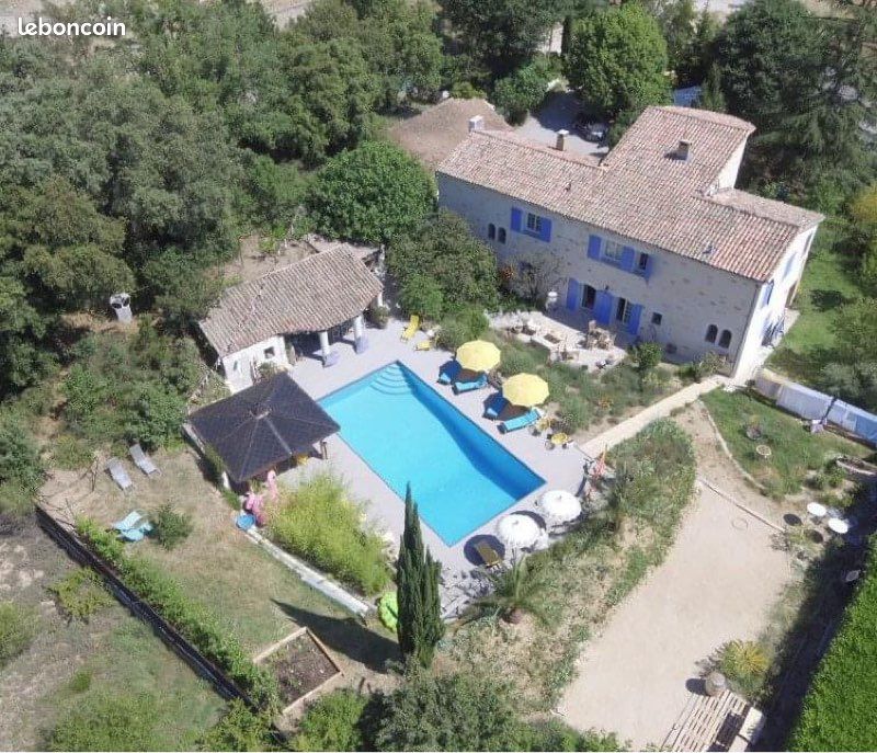 Maison 14 pièces 330 m² · à Gréoux-les-Bains · 330 m² · 1 200 000 €
