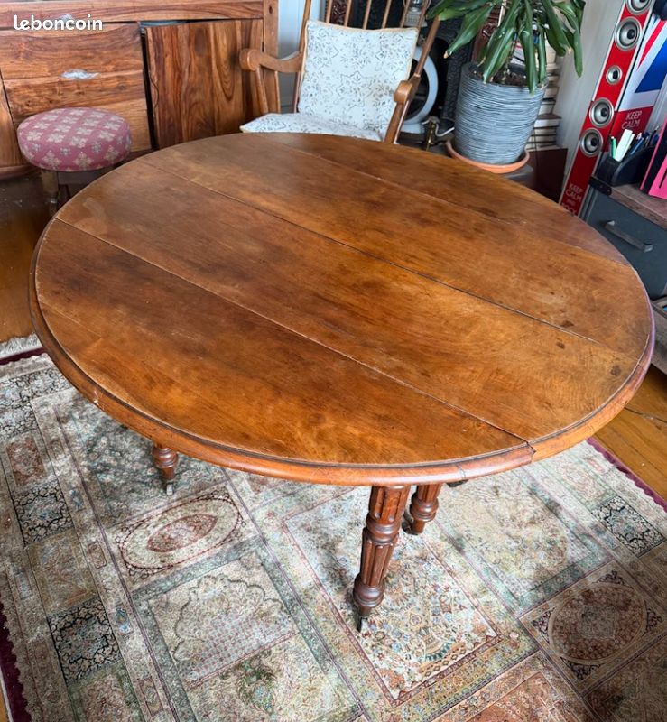 Ancienne Table En Bois Massif Avec Roulettes - Rectangulaire, Style Traditionnel, France