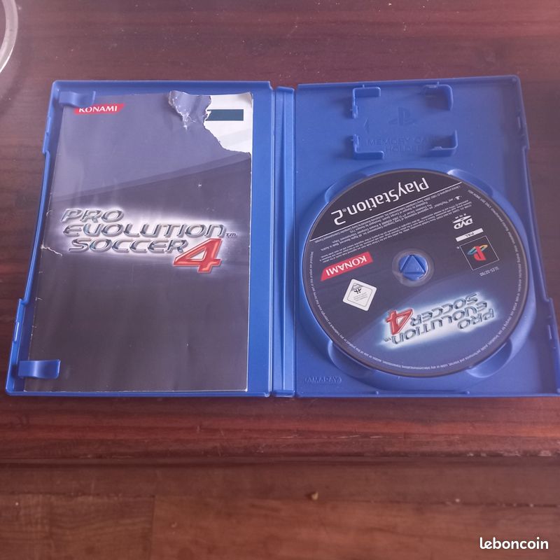 Jeu PS2 Pro Evolution Soccer 4 - Complet, Boîtier Et Manuel Inclus - Bon état