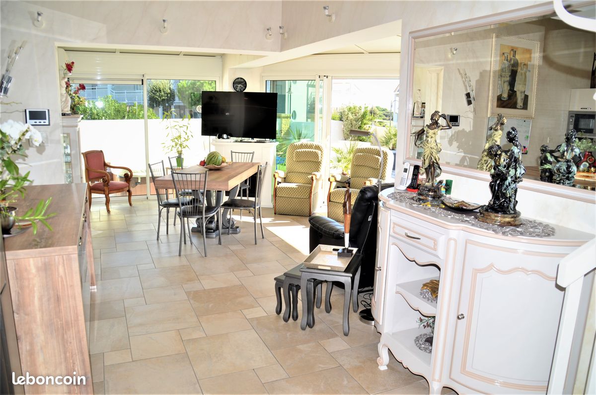 Maison front de mer exceptionnelle quatre pièces (image 2)