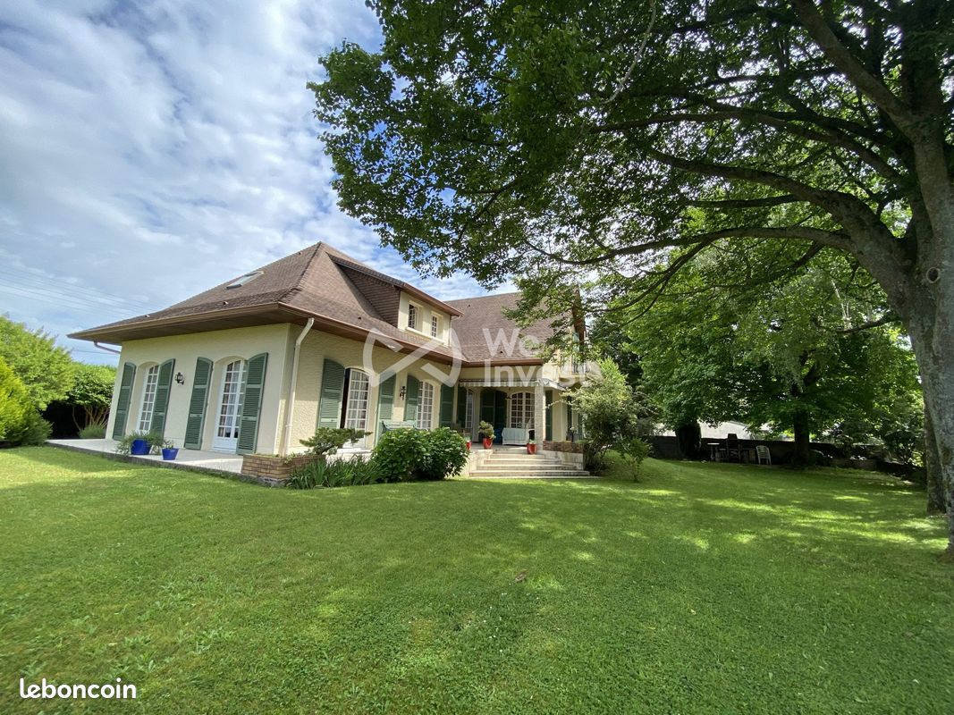 Maison 8 pièces 230 m² · à Coarraze · 230 m² · 358 000 €