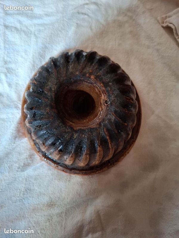 Moule à faisselle en céramique - révélé, brocante, art & déco responsable