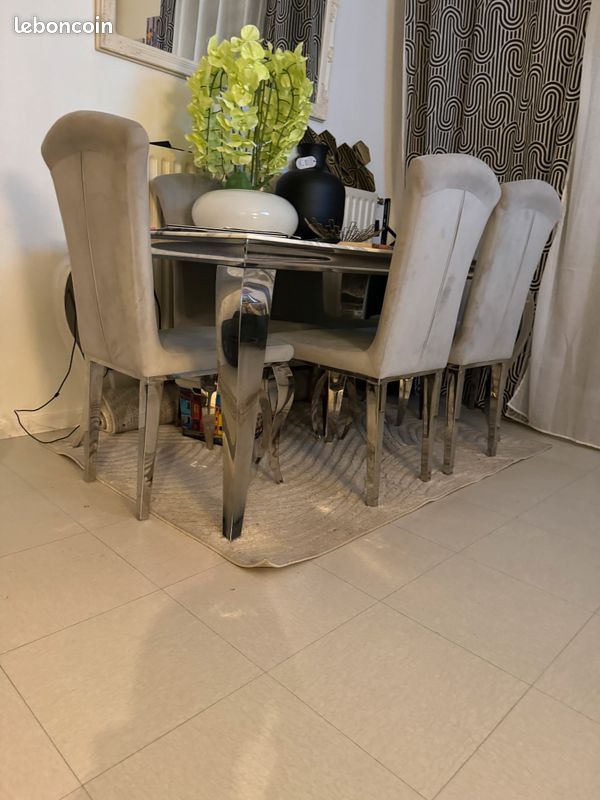 Ensemble de table et ses 6 chaises (image 1)