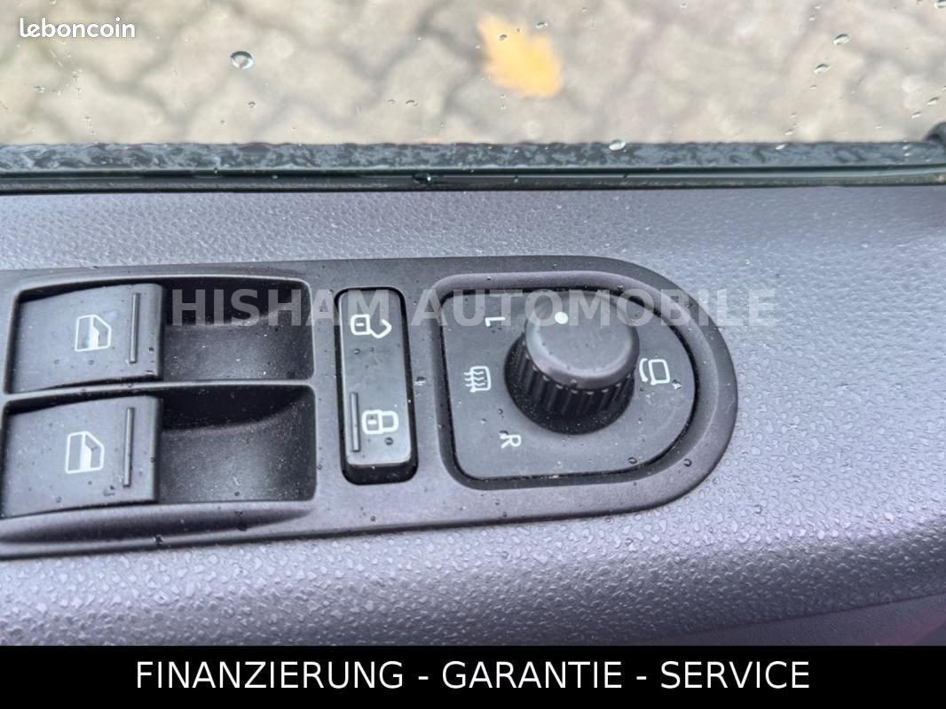 Volkswagen T5 Multivan 2.0 TDI 140CH - DSG STARTLINE CHAUFFAGE STATIONNAIRE ATTELAGE DISTRIBUTION... (image 25)