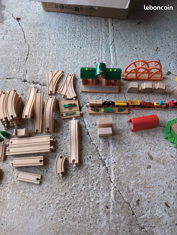 Train en bois BRIO et IKEA (image 1)