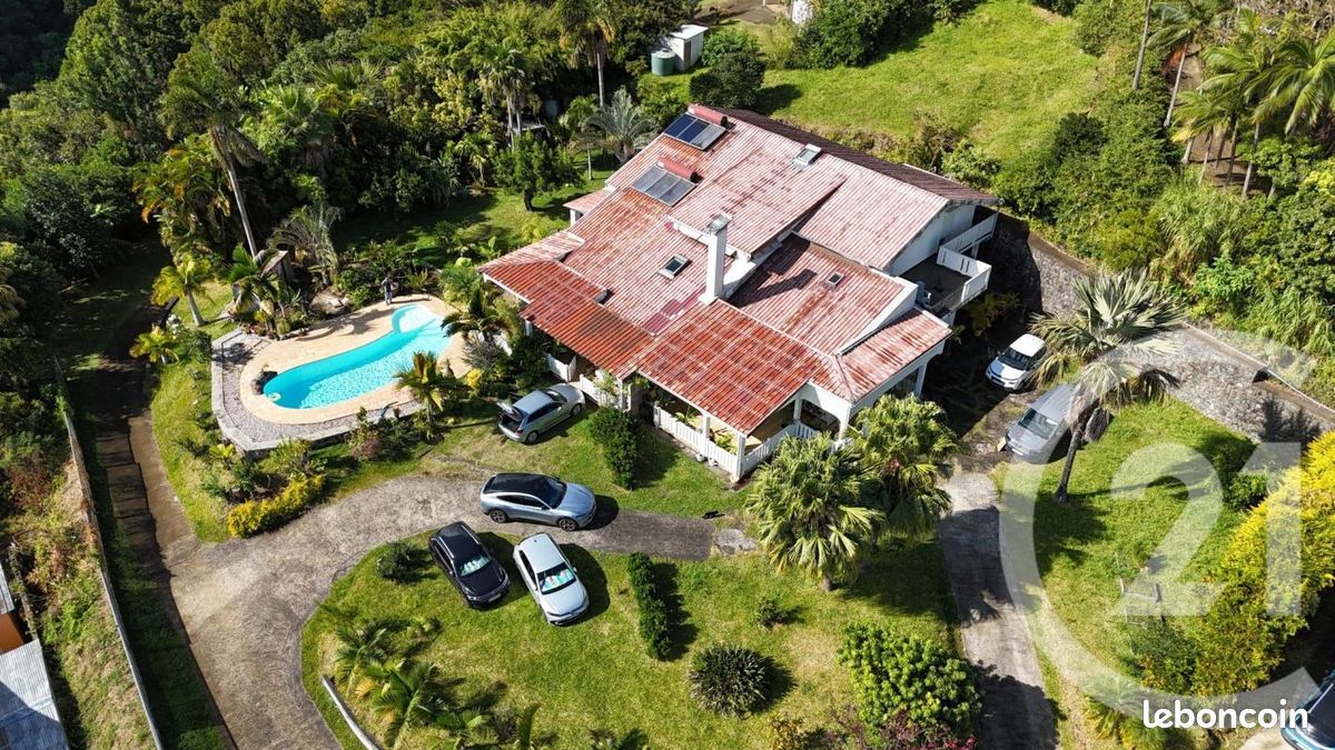 Maison 18 pièces 424 m² · à Sainte-Marie · 424 m² · 850 650 €