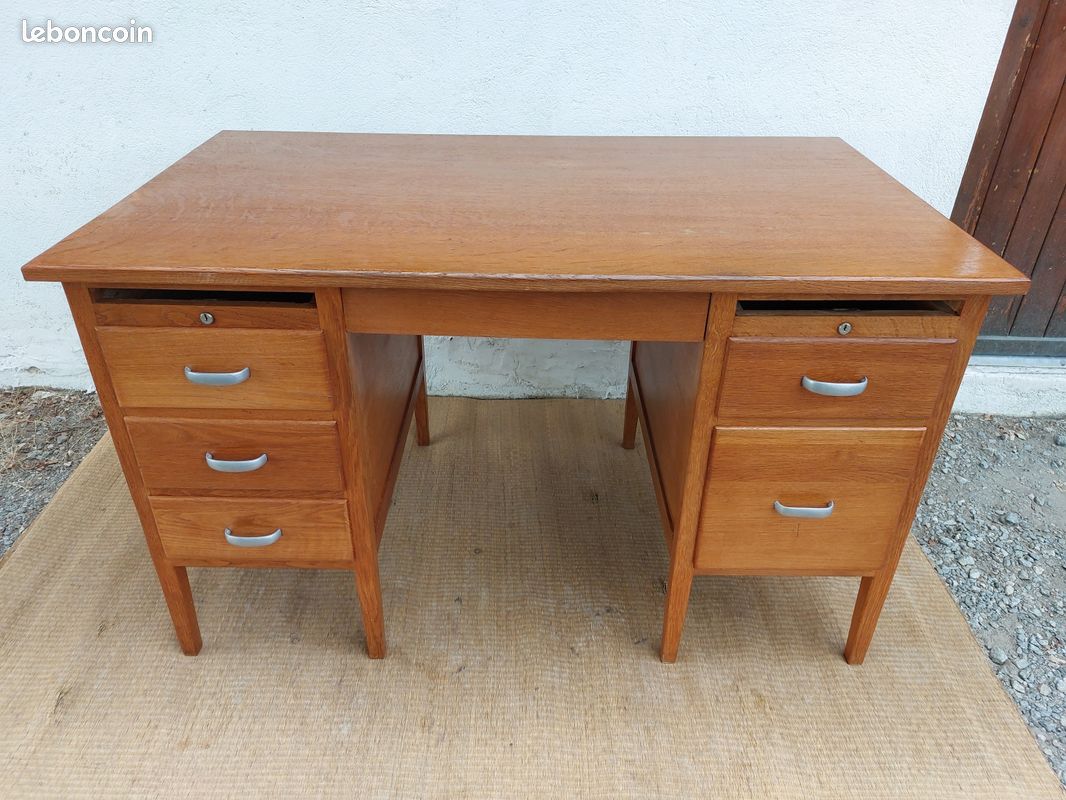Bureau en bois massif, années 70 (image 1)