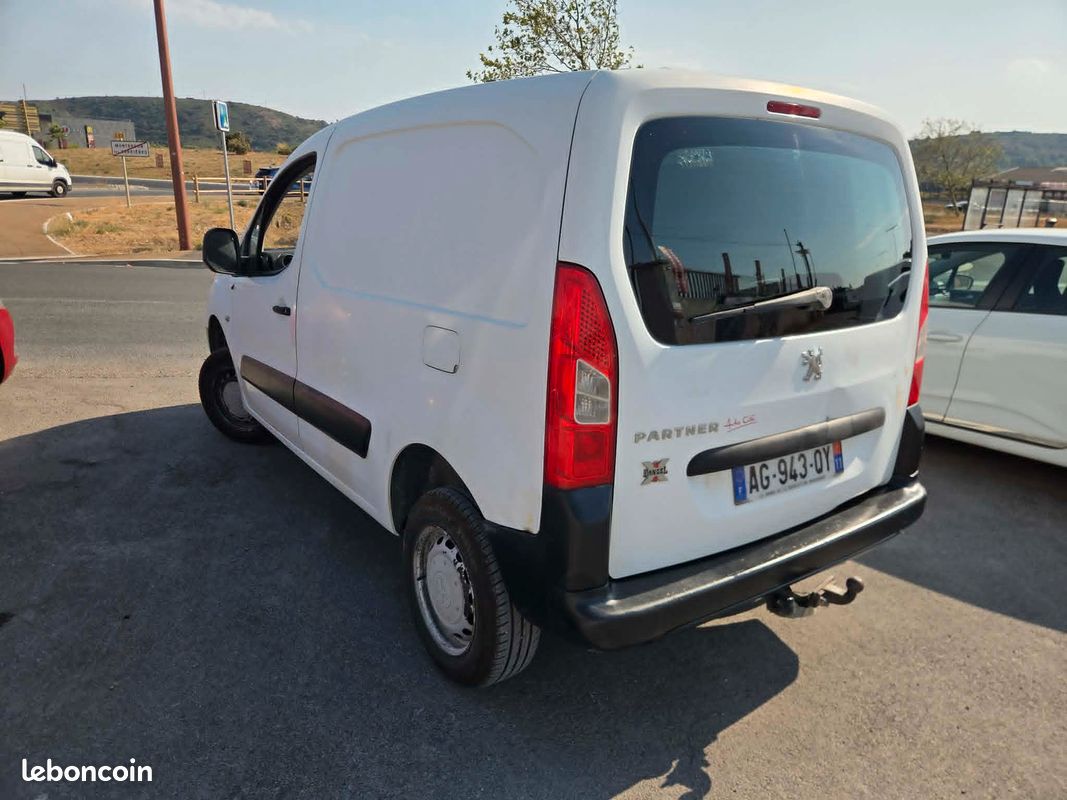 🚐 À VENDRE : Peugeot Partner 4x4 1.6 HDi 90 ch – Très bon état (image 4)