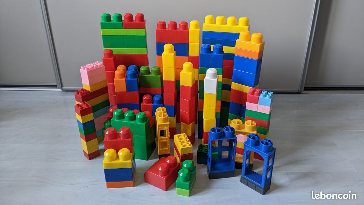 Mega block + chateau (image 1)
