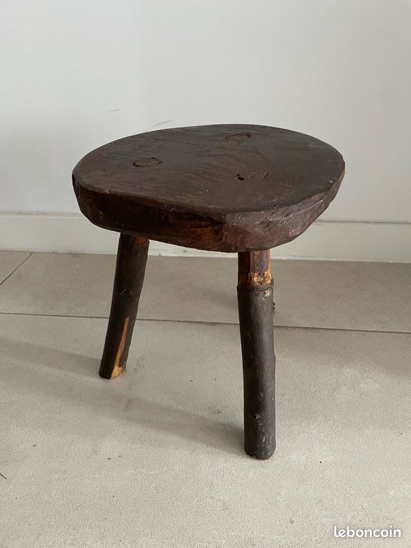 Tabouret brutaliste tripode ancien en bois (image 6)