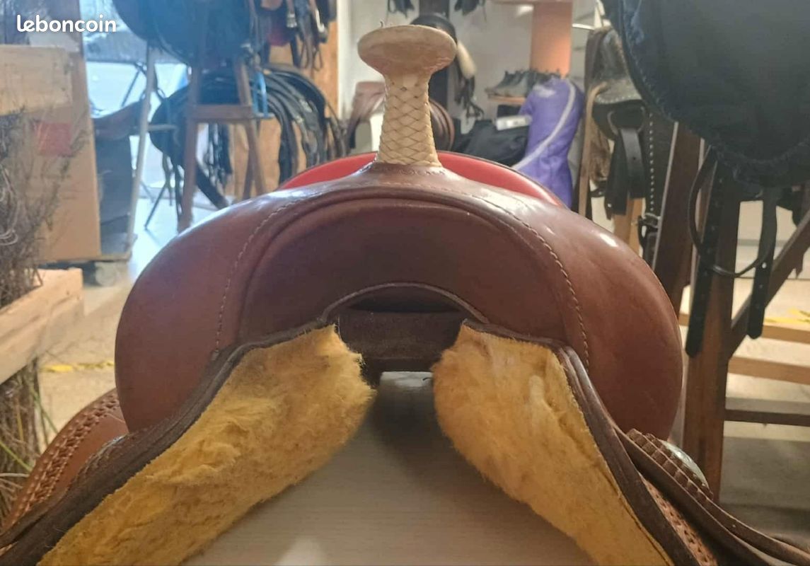 Selle Western Hot Seat 16 sur buffle châtaignier sur tambour