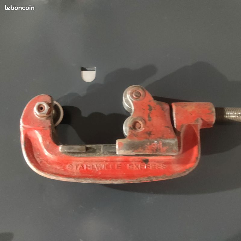 Un coupe tube 65 mm max (image 1)