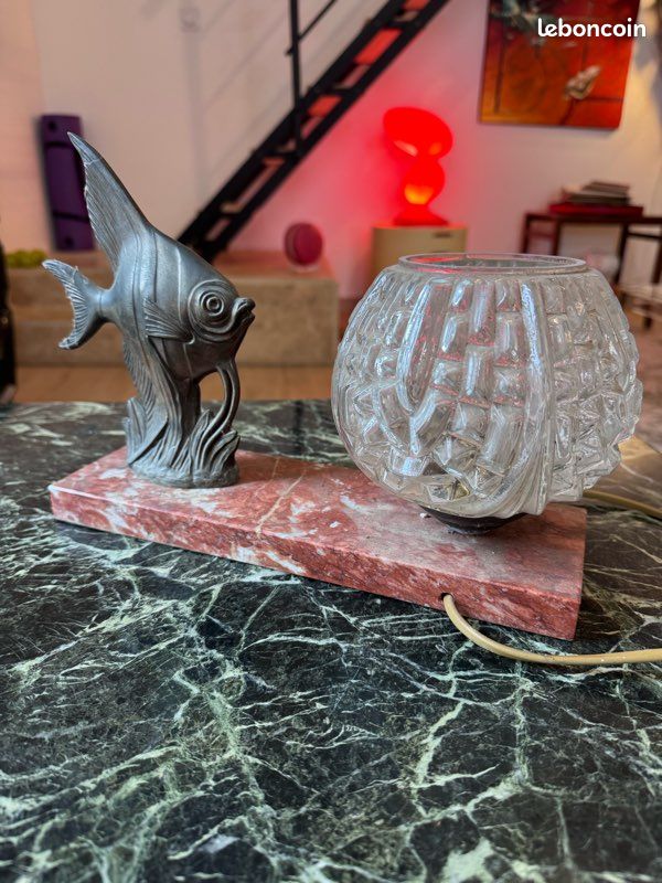 🌊 Lampe Art Déco Poisson – Marbre & Verre moulé – Années 30 (image 2)