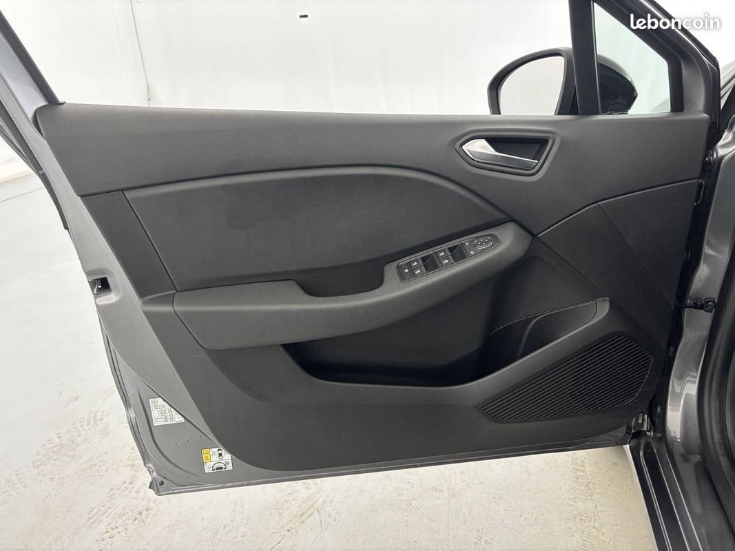 RENAULT Clio SCe 65 Evolution (image 11)