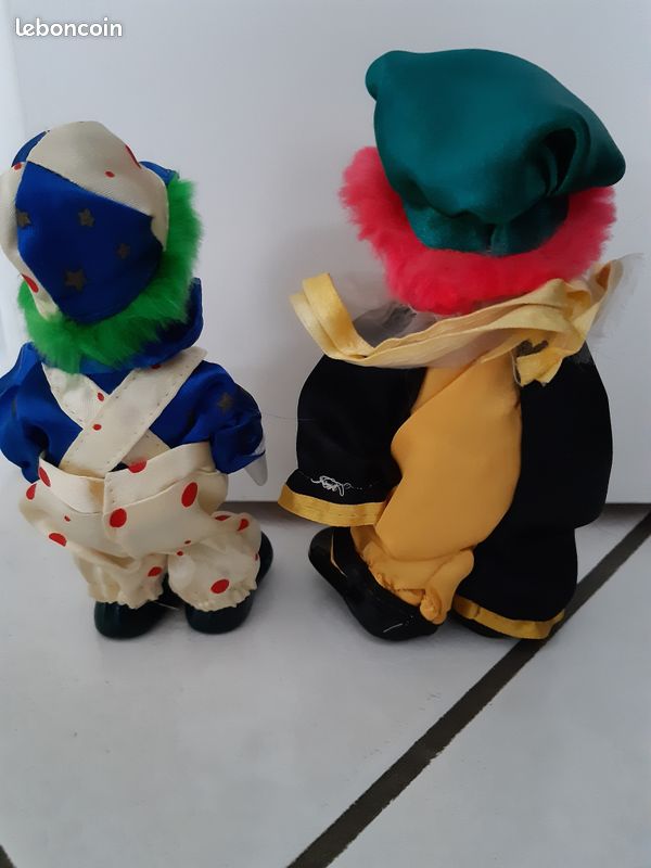 Clowns (image 2)