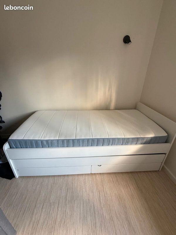 Lit gigogne IKEA SLÄKT 90x200 (avec rangements) + Matelas VESTERÖY (image 1)