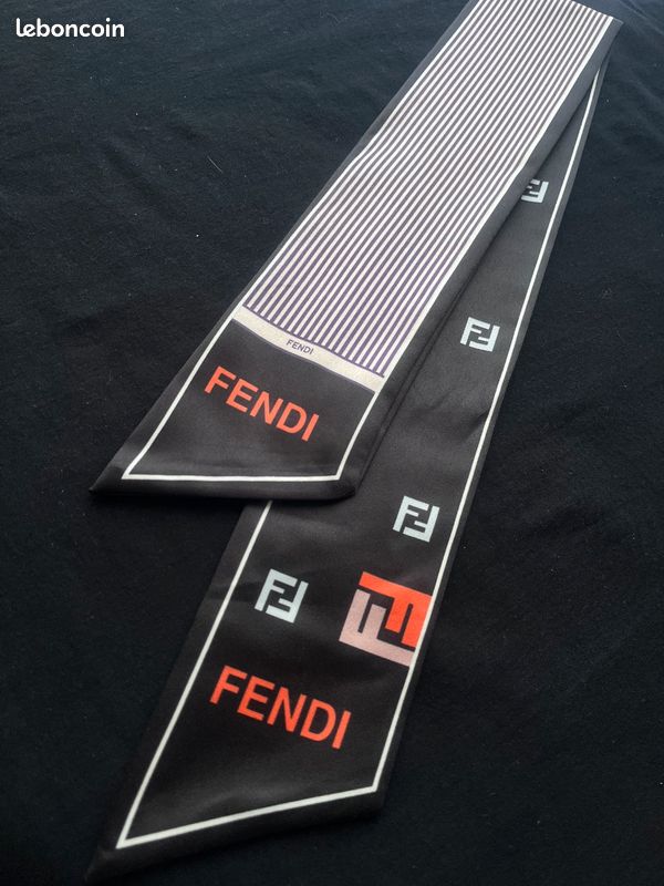 Foulard (image 2)