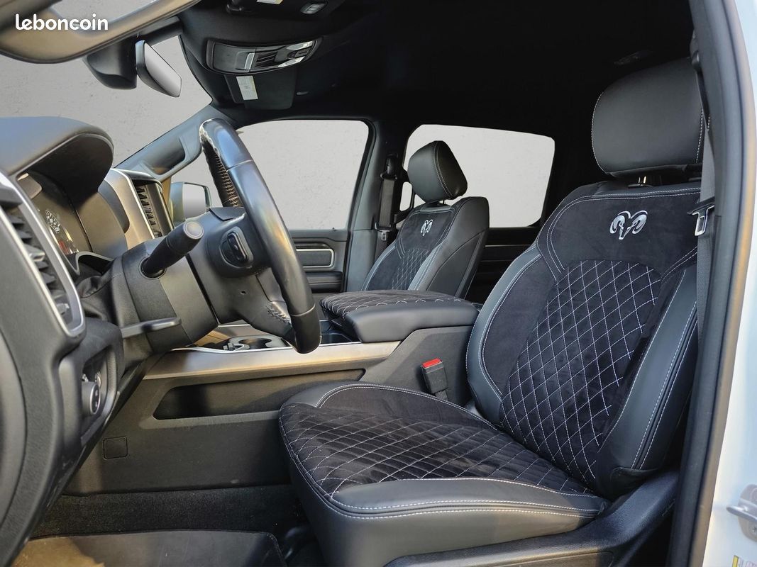 Dodge RAM 1500 Big Horn 5.7 V8 HEMI 4x4 – Look Offroad – Cuir – Caméras – LED (image 9)