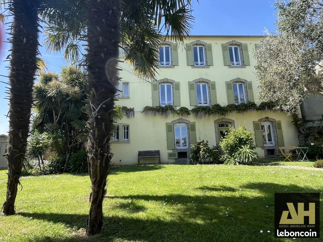 Maison 8 pièces 253 m² · à Brest · 253 m² · 669 900 €