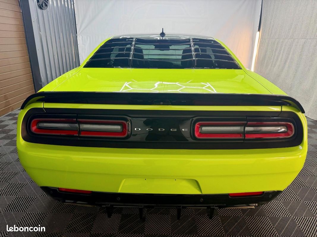 Dodge CHALLENGER R/T Scat Pack Widebody V8 6.4 492 ch – CarPlay – Caméra – Harman Kardon (image 3)