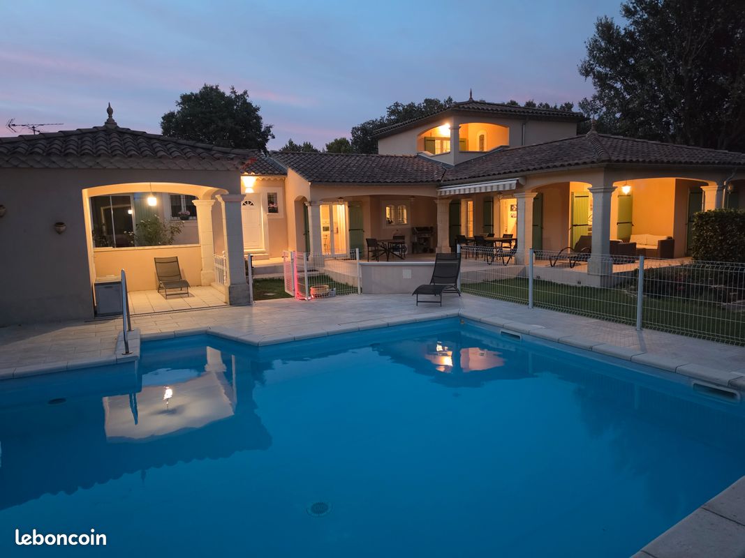 Maison 8 pièces 204 m² · à Aubignan · 204 m² · 560 000 €