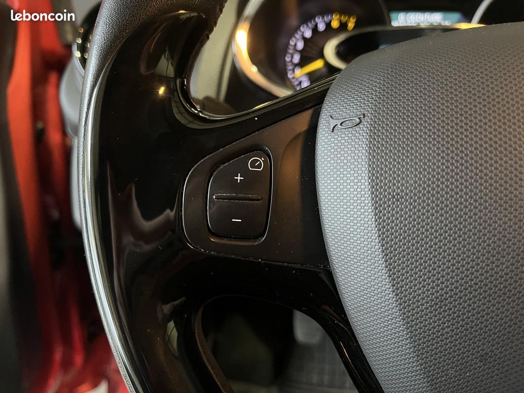 RENAULT CLIO Clio Estate 0.9L TCe - 90CH Intens - REGULATEUR - NAVIGATION - CLIM AUTO (image 14)