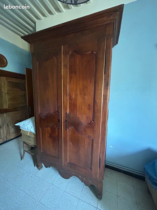 Vends vielle armoire Louis XV (image 1)