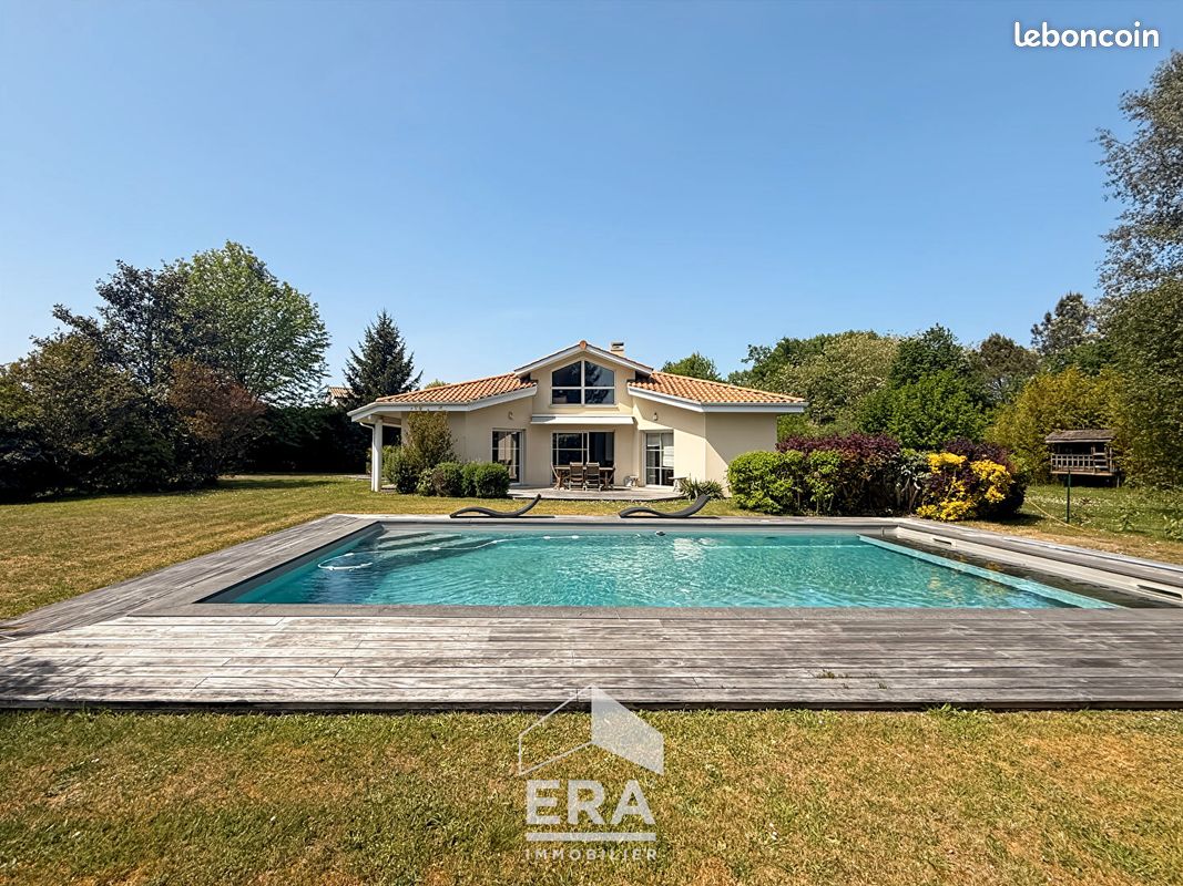 Maison 6 pièces 157 m² · à Pessac · 157 m² · 696 000 €