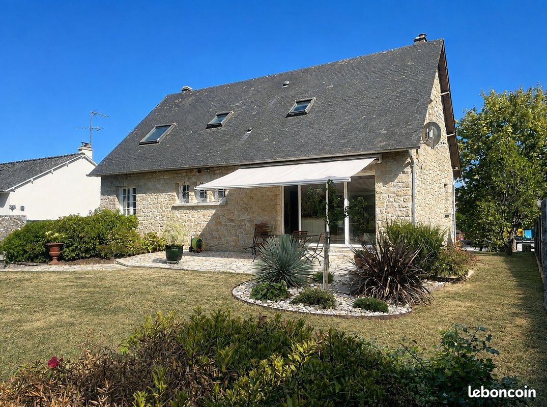 Maison 7 pièces 175 m² · à Oisseau · 175 m² · 240 000 €