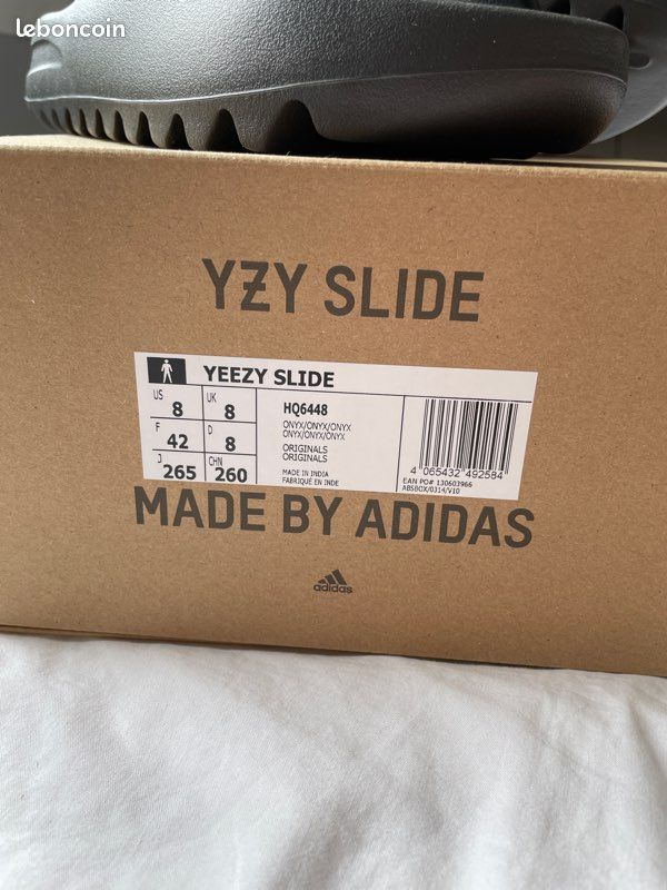 Yeezy slide onyx (image 2)