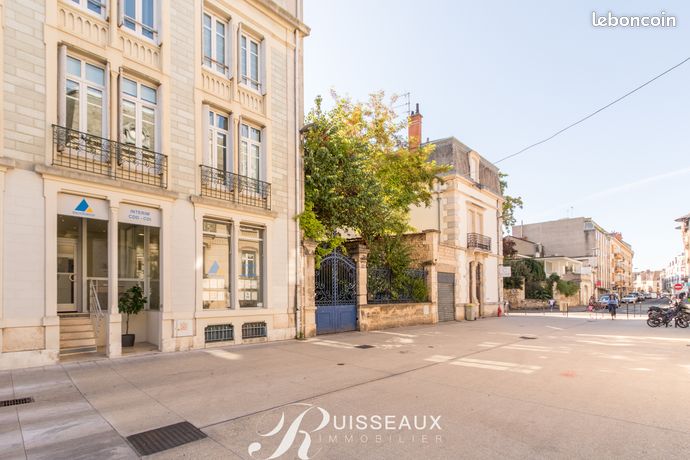 Appartement 3 pièces 138 m² — 1