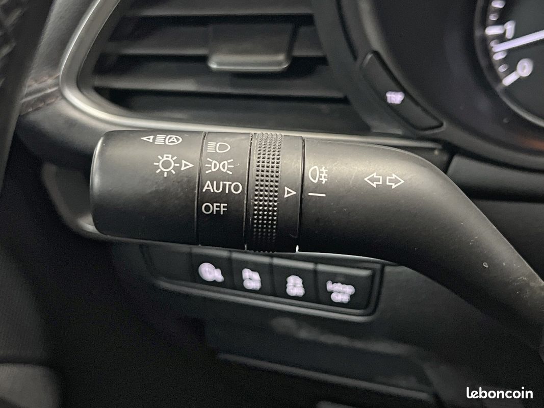 MAZDA Mazda3 5 portes 2.0L e-SKYACTIV-G M Hybrid 122 ch BVM6 Prime-Line (image 24)