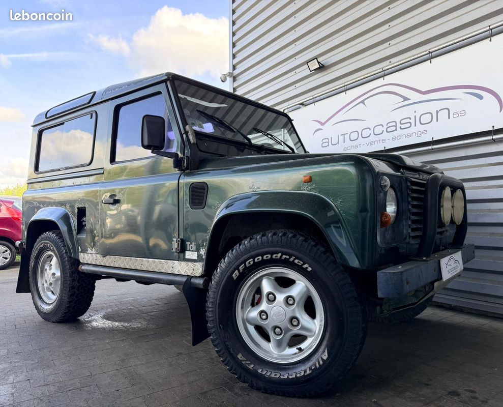 Land Rover Defender 90 (image 1)