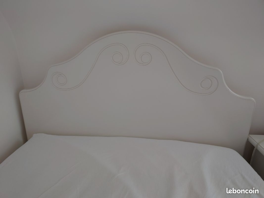 Lit 1 place (image 1)