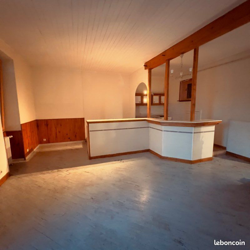 Appartement 5 pièces 135 m² · à Villefranche-de-Rouergue · 135 m² · 835 €/mois