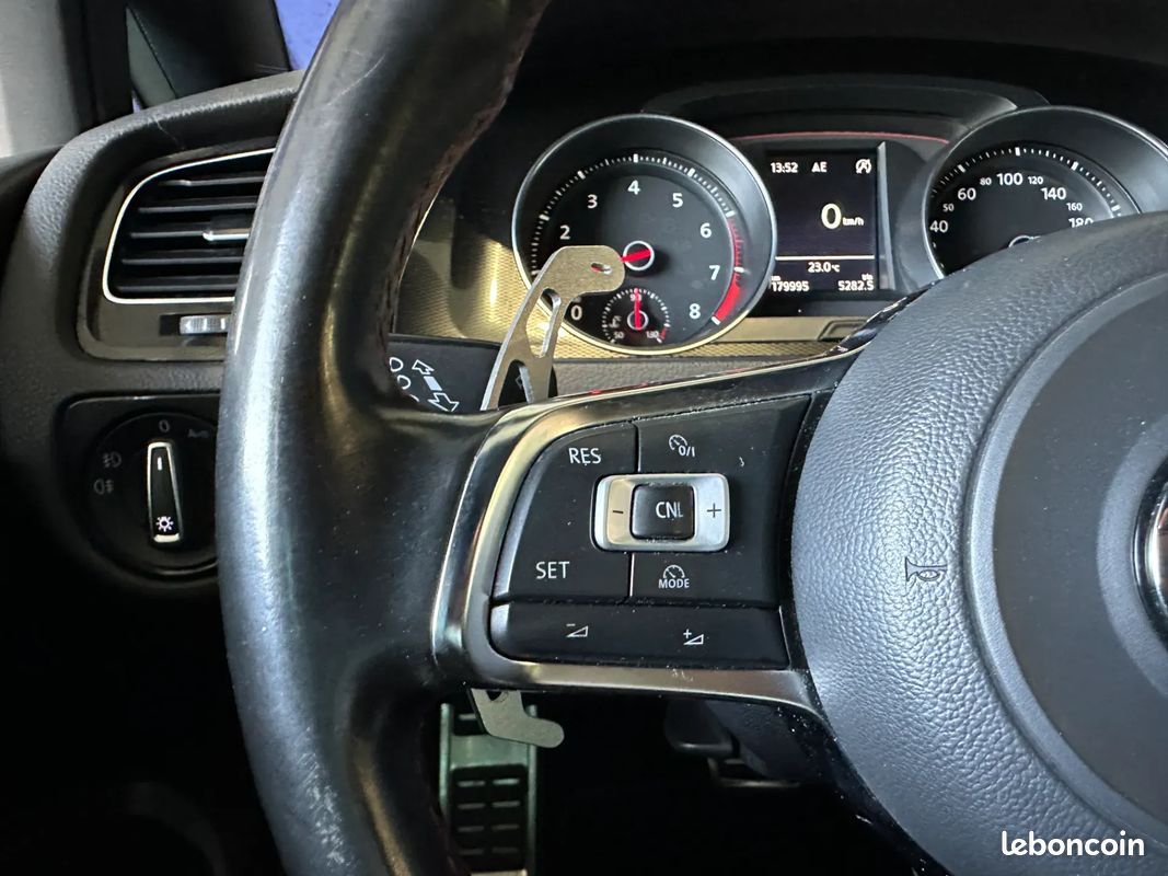 VOLKSWAGEN Golf VI 7 2.0 230ch GTI Performance DSG 7 - 2014 - Suivi complet - Boîte auto - LED (image 24)