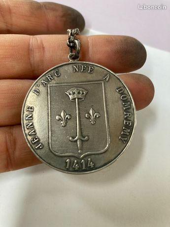 Broche Jeanne D'Arc En Argent Massif - Vintage - Née à Domremy 1414 - Occasion