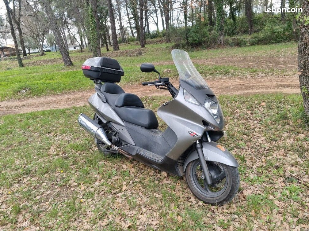 Honda Silver Wing 399 cm3 (image 1)