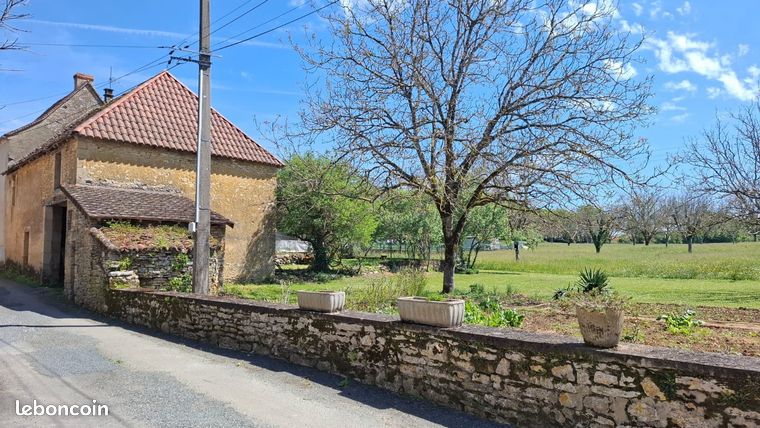 Grange 1 pièce 71 m²