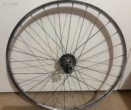Jante Roue Arrière 600 vélo en très bel état vitesses