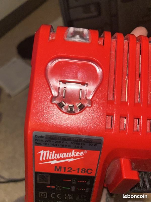Milwaukee M18 BLPDRC-422C 18V perceuse à percussion sans fil 60 Nm avec 2 batteries, chargeur et mallette (image 1)