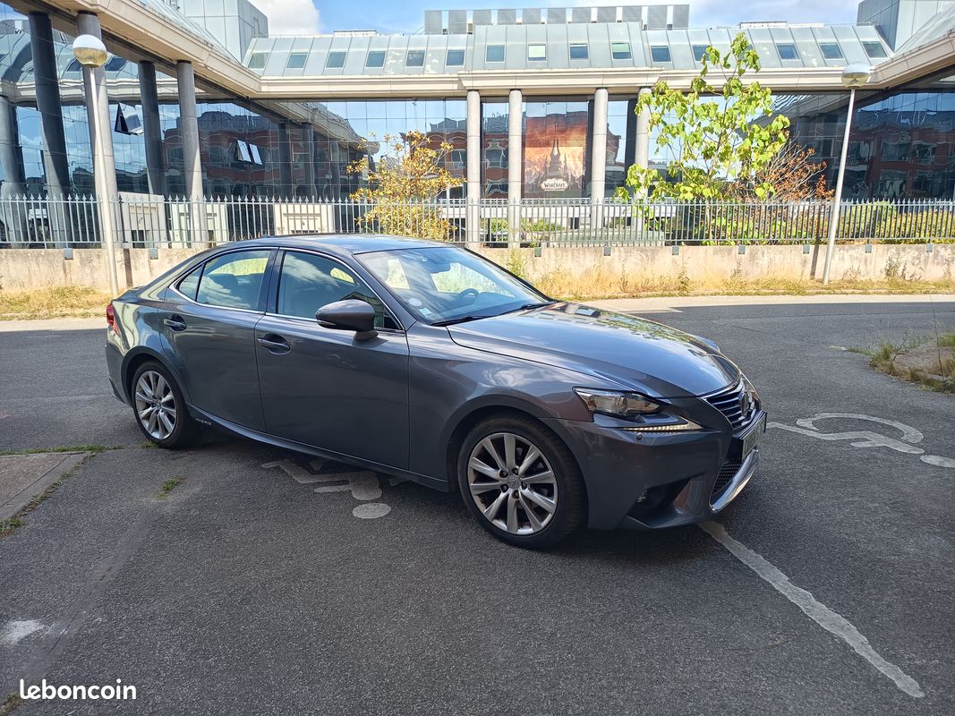 LEXUS IS 300H HYBRIDE ESSENCE 2.5 L - 181 CH PACK - Boite Automatique – 01/2015 – 273 593 KM – VO 432 (image 2)